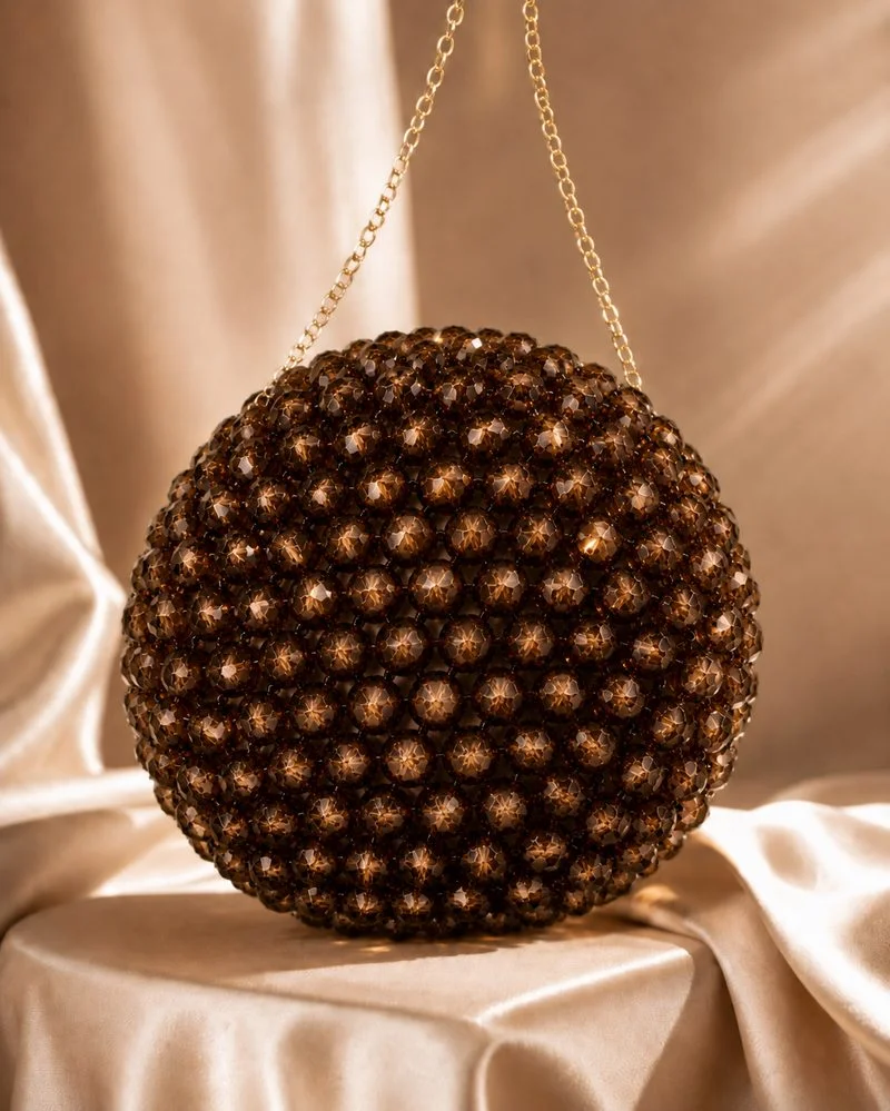 Bolso redondo en cuentas color chocolate